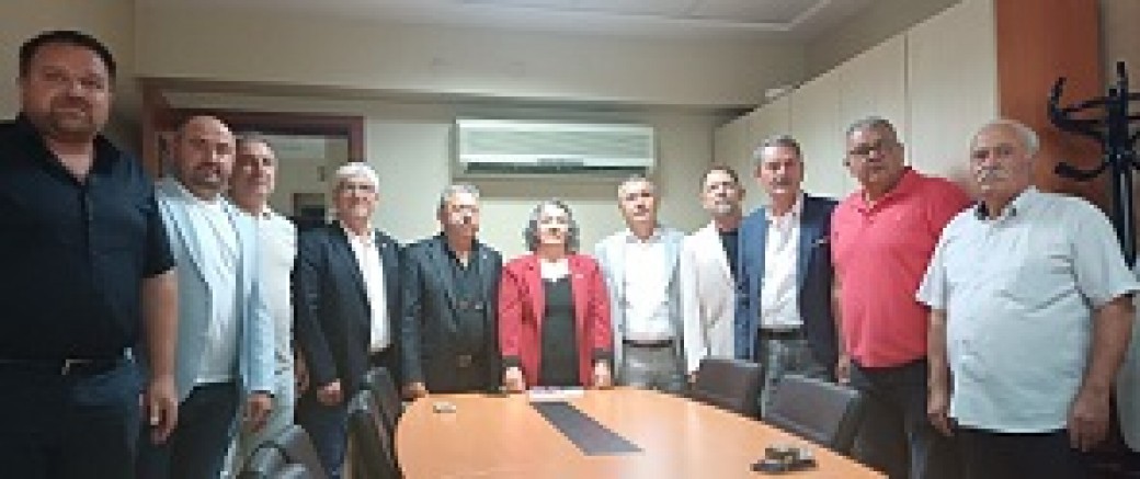 11 İl Genel Meclisi Üyesi İstifa Etti