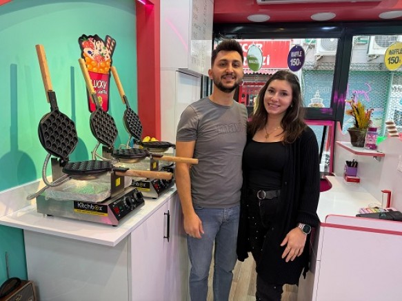 LUCKY CUP WAFFLE UŞAK HALKIMIZIN HİZMETİNDE