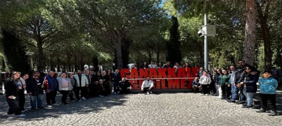 Eşme Esnafları Çanakkale’ye Çıkarma Yaptı