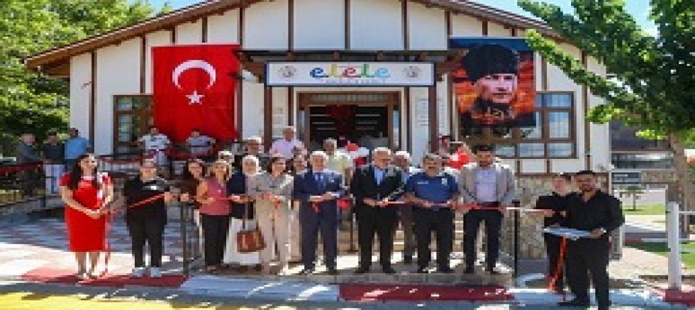 Özel Bireylere “El Ele” Desteği