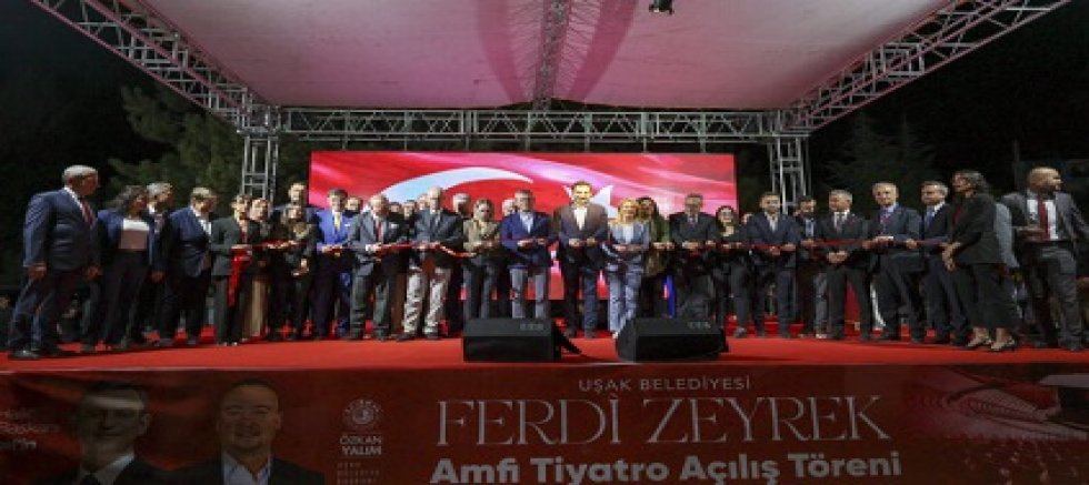 Özgür Özel, Uşak’ta Ferdi Zeyrek Amfi Salonu’nun Açılışına Katıldı