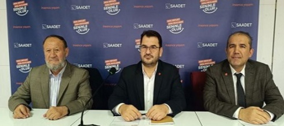 Saadet Partisi Uşak Teşk,latı Mart ayı il divan toplantısını parti binasında gerçekleştirdi.