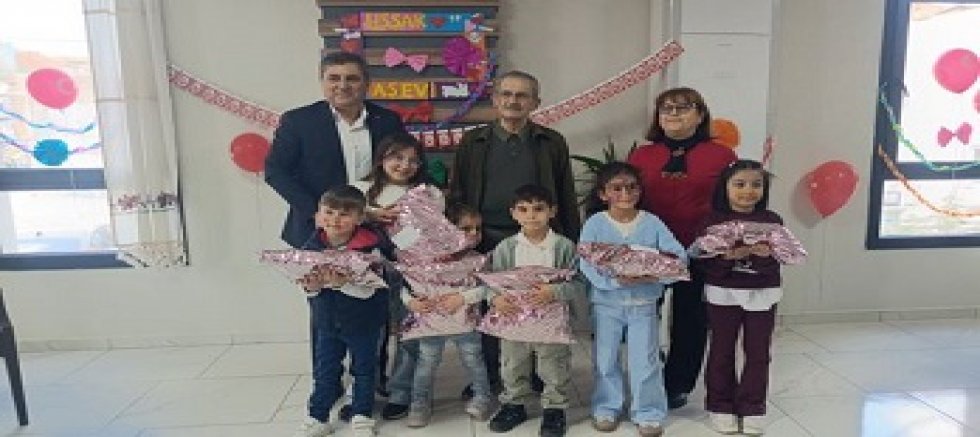 Uşak Aşevi ve Gençlik Merkezi’nden Çocuklara 23 Nisan Şenliği