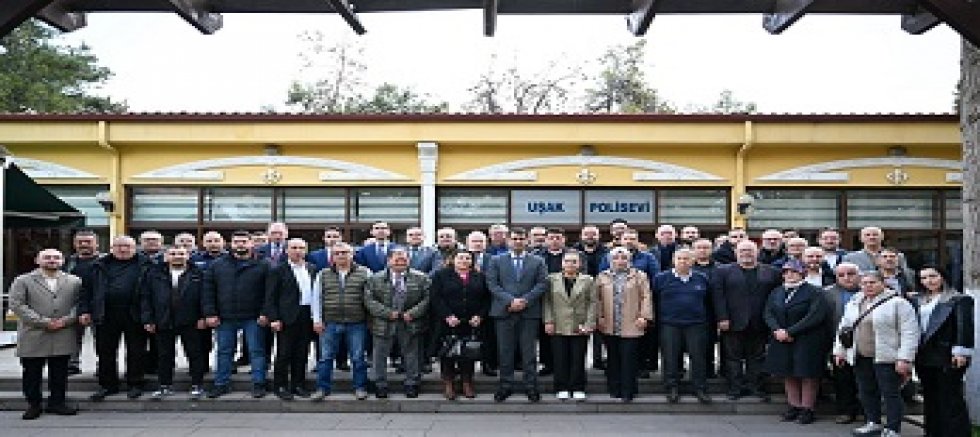 UŞAK VALİSİ SERDAR KARTAL BASIN MENSUPLARIYLA KAHVALTIDA BULULŞTU