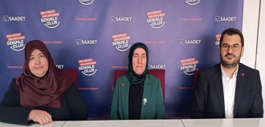 Saadet Partisi Kadın Kolları Genel Başkanı Ekinci Uşak’a Geldi