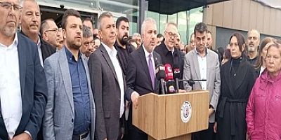 CHP Uşak il Örgütü Tek Vücut Özkan Yalım'ın Arkasında