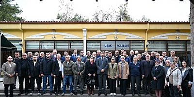 UŞAK VALİSİ SERDAR KARTAL BASIN MENSUPLARIYLA KAHVALTIDA BULULŞTU