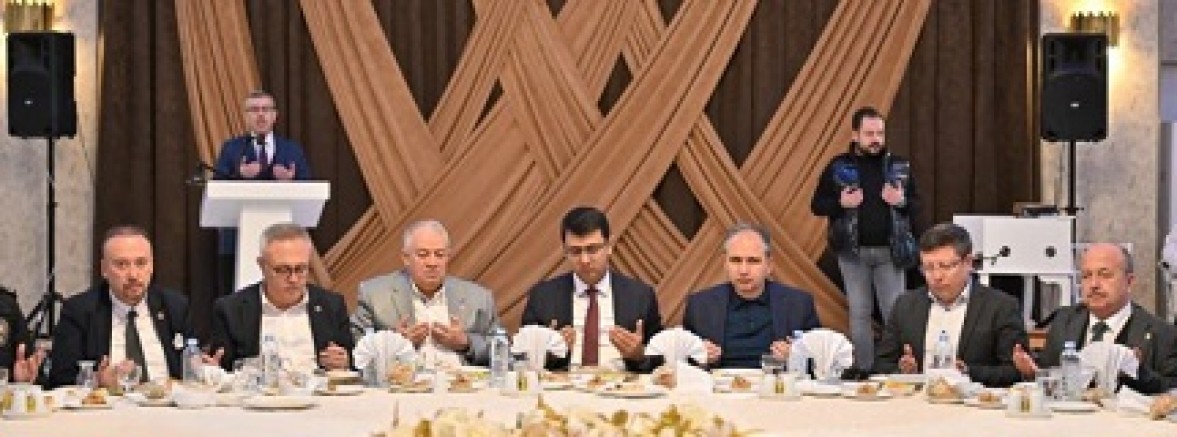 Vali Serdar Kartal Deri Karma OSB İftarında Sanayicilerle Buluştu