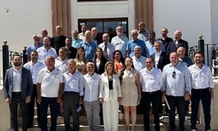Yeni Parti Uşak Kurucular Kurulu, kuruluş dilekçesini Uşak Valiliğine sundu. 